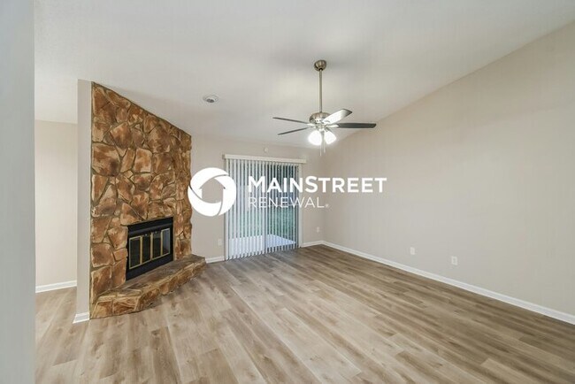Foto del edificio - 3 Bedroom Pet-Friendly Home in Jacksonville, FL with Main Street Renewal