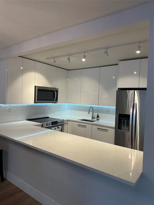 Foto del edificio - 3821 Environ Blvd