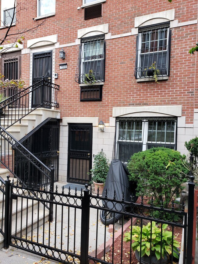 Foto del edificio - 15 E 117th St
