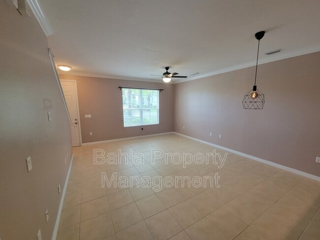 Building Photo - 14120 Oakham St