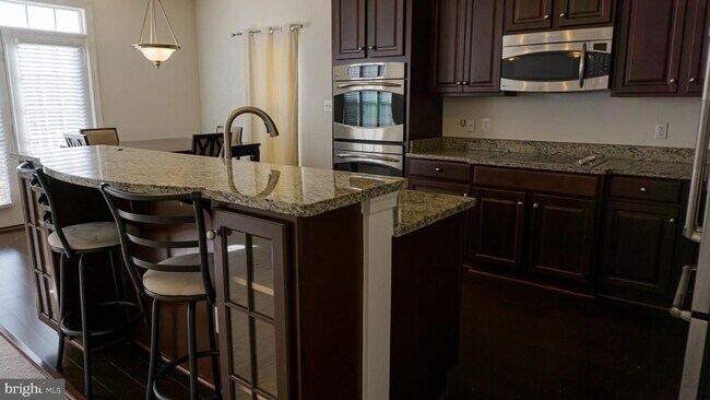 Foto del edificio - 5722 Callcott Way