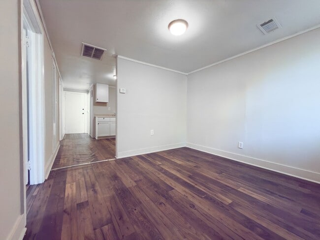 Photo - 2181 Eleanor Dr Apartment