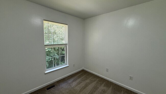 Building Photo - 4 Bedroom Colonial in Prince William County