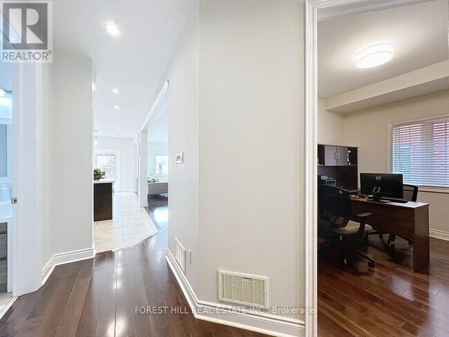 Building Photo - 396 Apple Blossom Dr