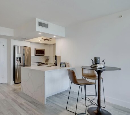 Foto del edificio - 347 N New River Dr E