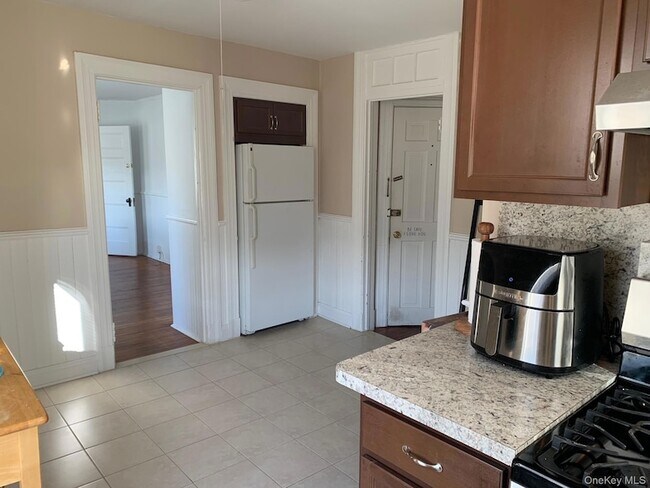 Foto del edificio - 253 Sea Cliff Ave