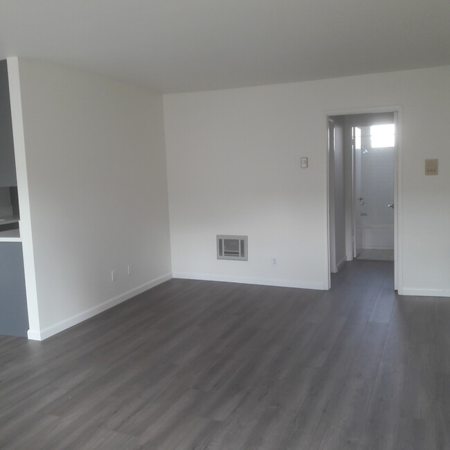 Building Photo - 14333 Friar St