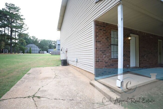 Foto del edificio - 2 bed, 1.5 bath apartment - $775 - HUD acc...