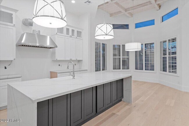 Foto del edificio - 9980 N 78th Pl