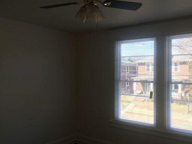 Building Photo - 3.5 bed house in Fulton Hill! Enjoy the beautiful neighborhood, central hvac, laundry, yard!
