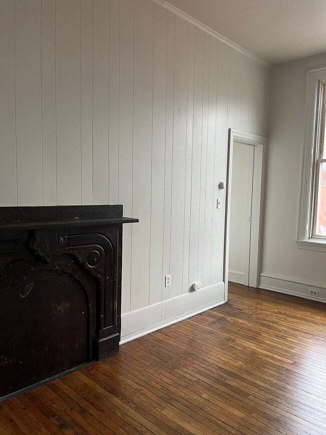 Building Photo - 415-417 Locust St