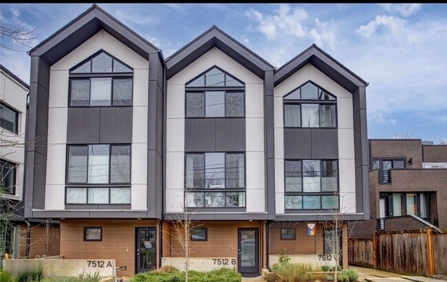 Building Photo - 7512 43rd Ave S