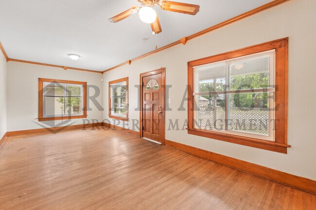 Foto del edificio - 719 S Glenn St