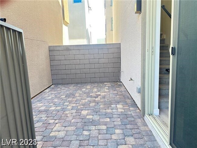 Foto del edificio - 11611 Earth Stone Ave