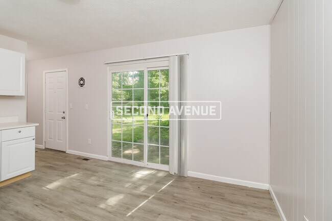 Building Photo - 10918 Maplehill DR