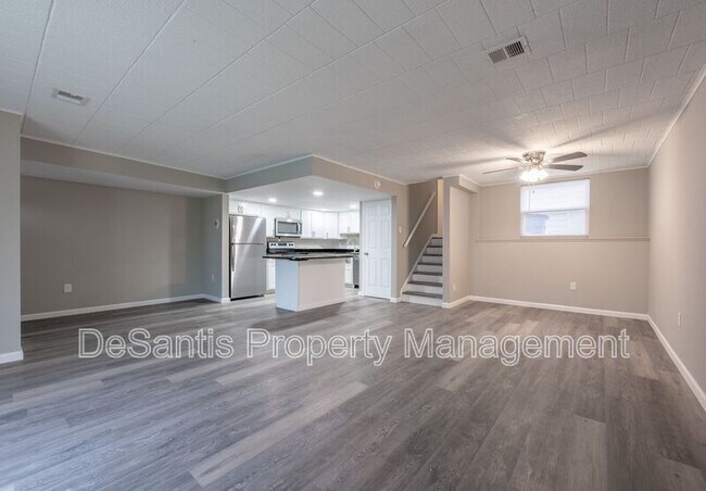 Building Photo - 2211 Aurora Dr