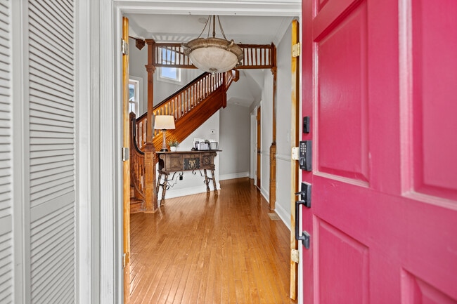 Photo - 547 Florida Ave NW House