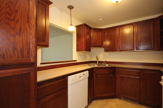 Building Photo - Urban Townhouse Overlooking Judkins Park