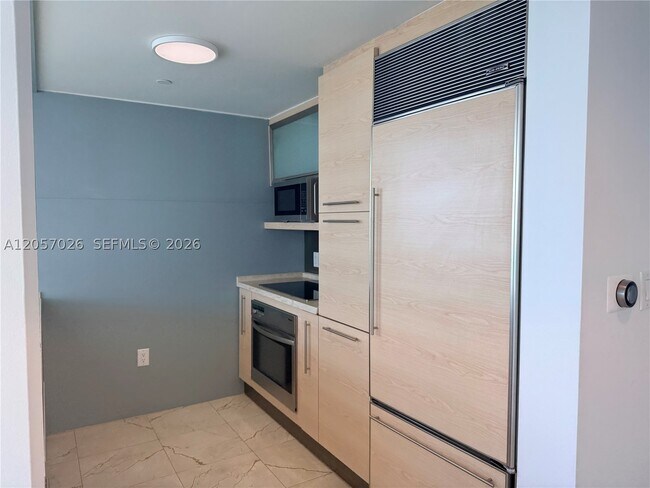 Building Photo - 6000 Indian Creek Dr