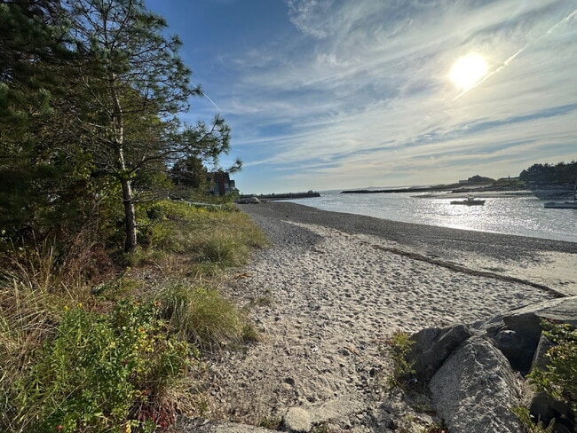 Building Photo - 2BR WINTER RENTAL, Fully Furnished– Heat Included, Near Downtown Kennebunkport