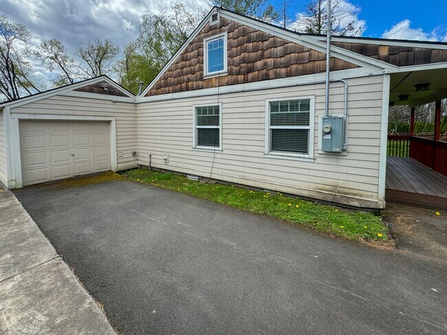 Foto del edificio - 7008 SW Pine St