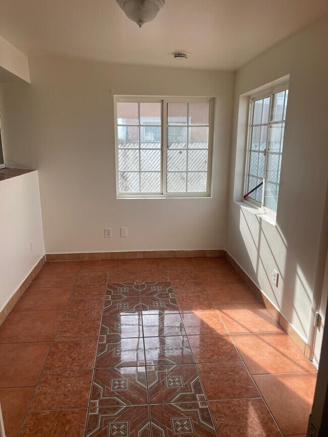 Foto del edificio - 4602 W Whitton Ave