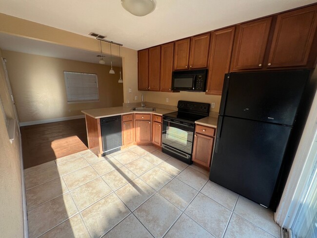 Building Photo - Move in Special! Available now - 2bed , 1 ...