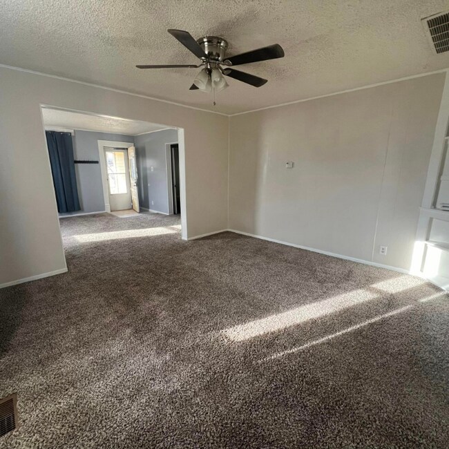 Foto del edificio - 2540 Ehrich St