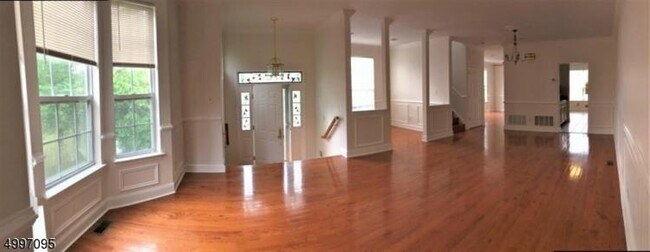 Building Photo - 4 Cummington Ln