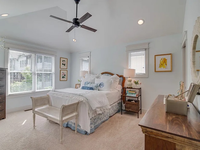 Photo - 619 Chesterfield Way House