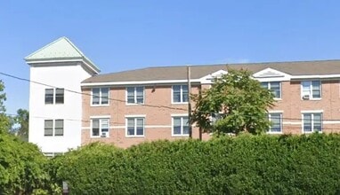 Building Photo - 42 Vernon St