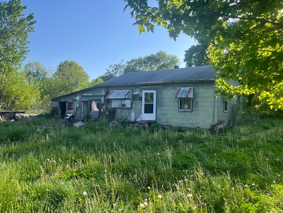 Primary Photo - 107 N Walnut St