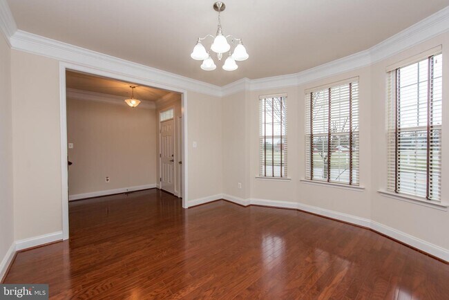 Building Photo - 5940 Talbot Dr