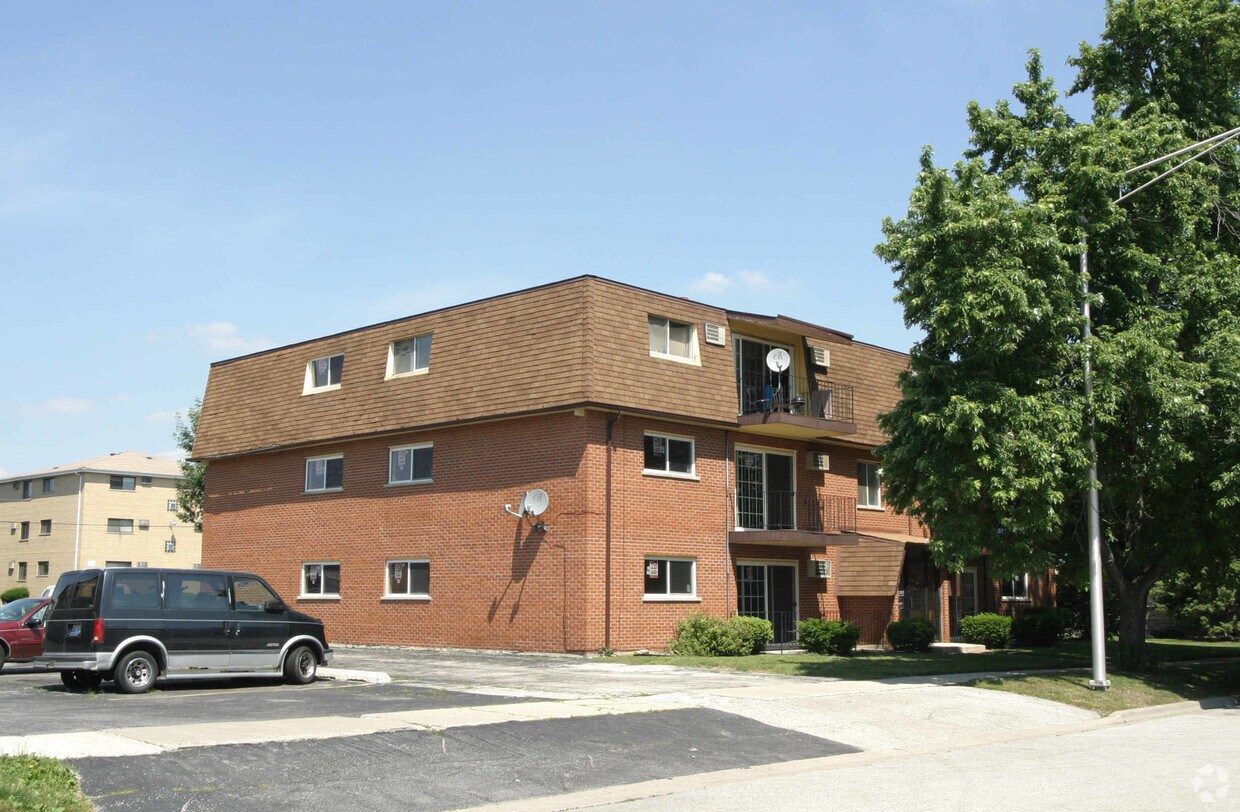 Foto principal - 10510 Parkside Ave