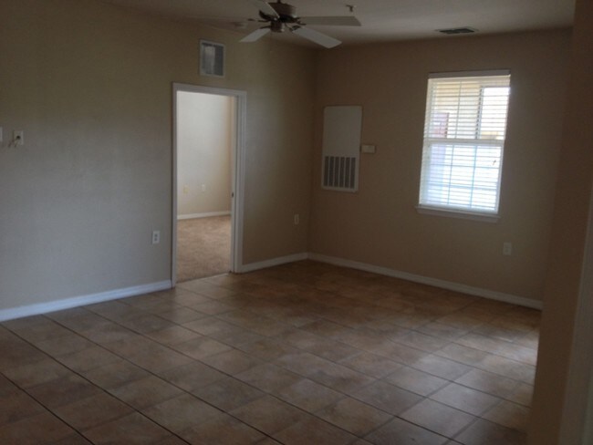 Building Photo - 1429 Villa Capri Cir