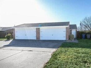 Building Photo - 534 Canary Ln
