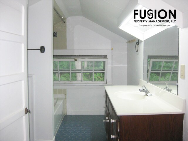 Building Photo - 112 Ethan Allen Pky