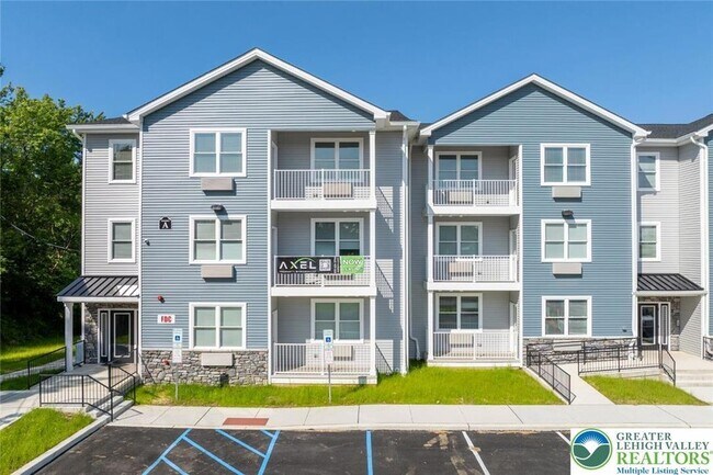 Building Photo - 948 N Front St