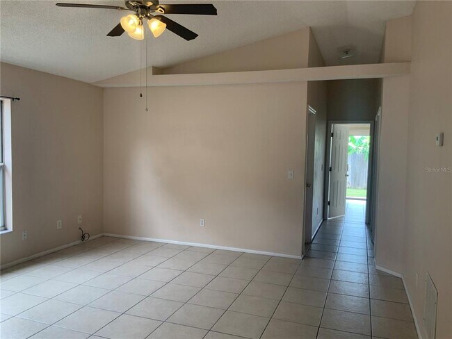 Foto del edificio - 1705 Chatham Cir