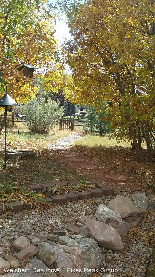 Foto del edificio - 4 br, 3 bath House - 4745 Paramount Place