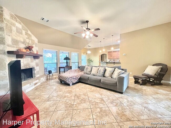 Foto del edificio - 4 br, 2 bath House - 1424 Kings Ranch Rd