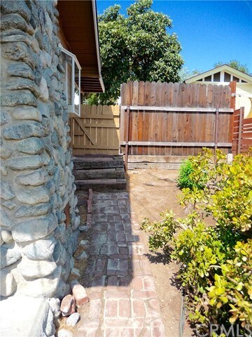 Building Photo - 609 N Monte Vista Ave
