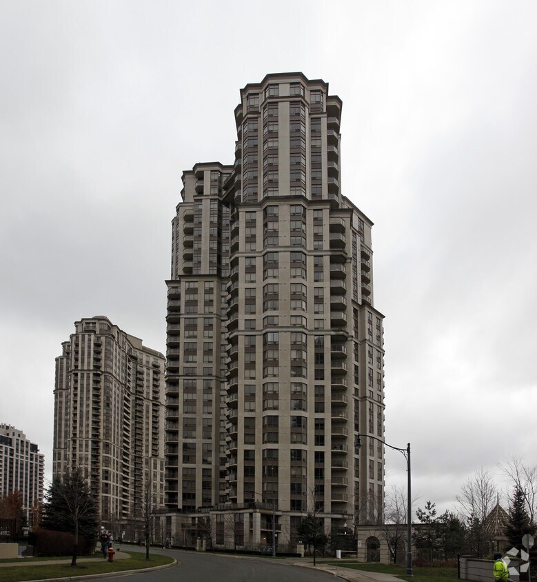 Building Photo - Skymark Centre at Avondale East