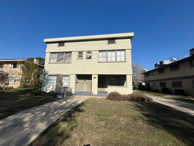 Foto del edificio - 835 E Weldon Ave