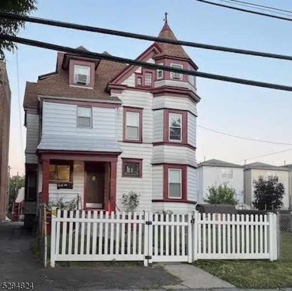 Primary Photo - 555 Broadway