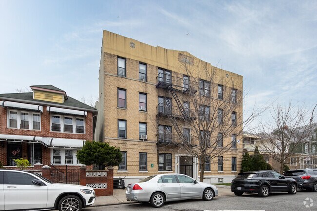 Building Photo - 45 Bay 28th St