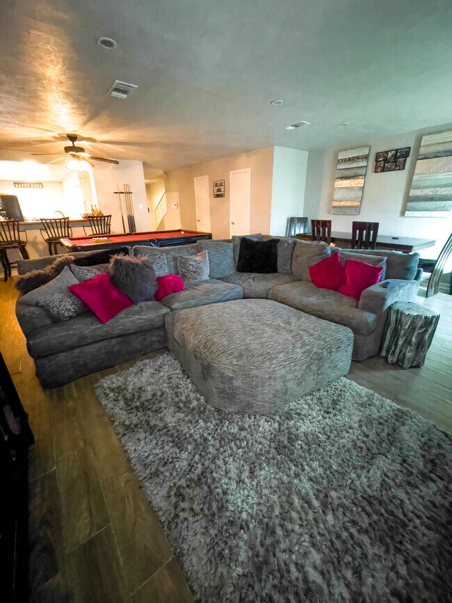 Sala de estar - 2148 Hazlitt Dr