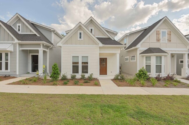 Building Photo - Beautiful New Construction 3/2.5 Home, Loc...