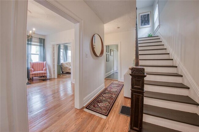 Foto del edificio - 911 Nevin Ave