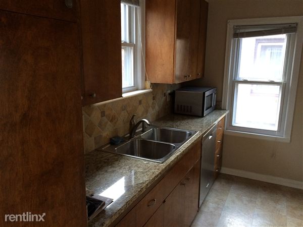 Building Photo - 4220 Elmwood Ave